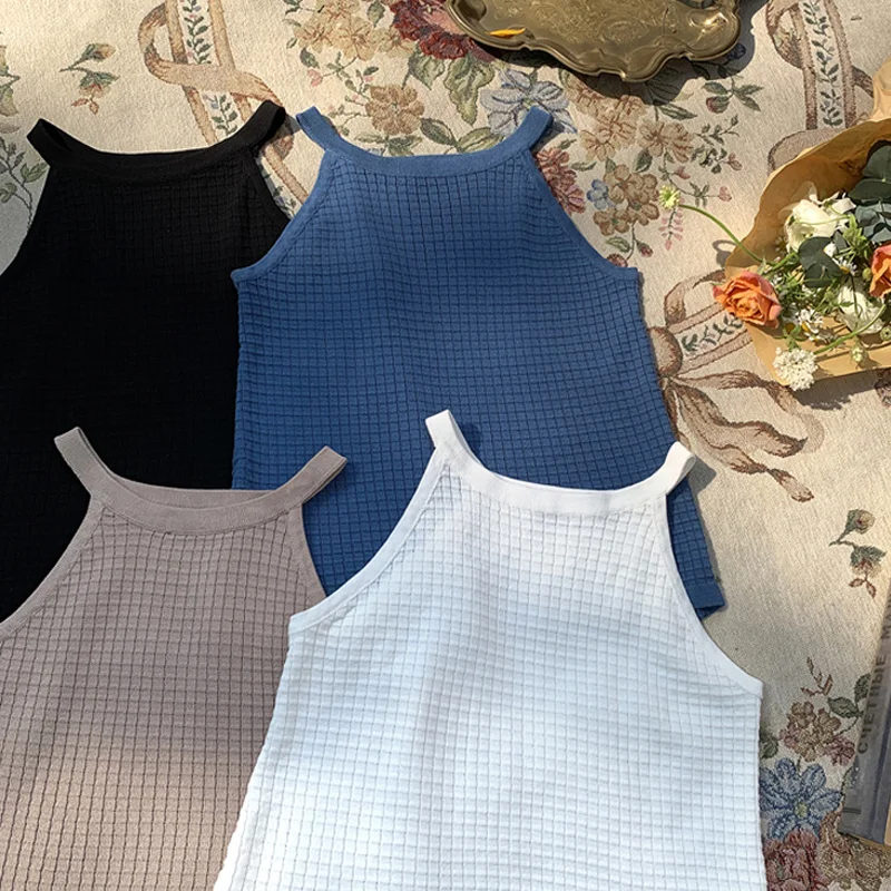 Женский трикотажный жилет на бретелях с французским подвесным воротником |