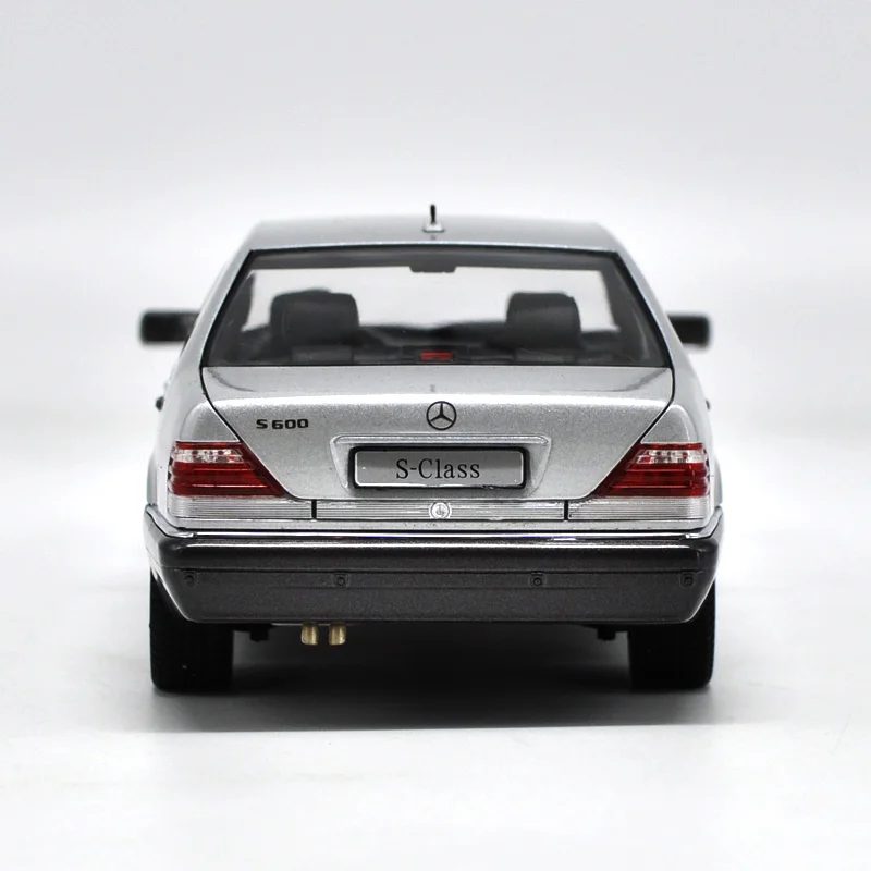 Оригинальная Авторизованная аутентичная 1:18 литая под давлением S600 S