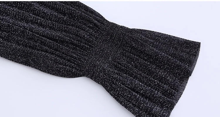 Женское вельветовое платье черное блестящее с длинными рукавами и оборками