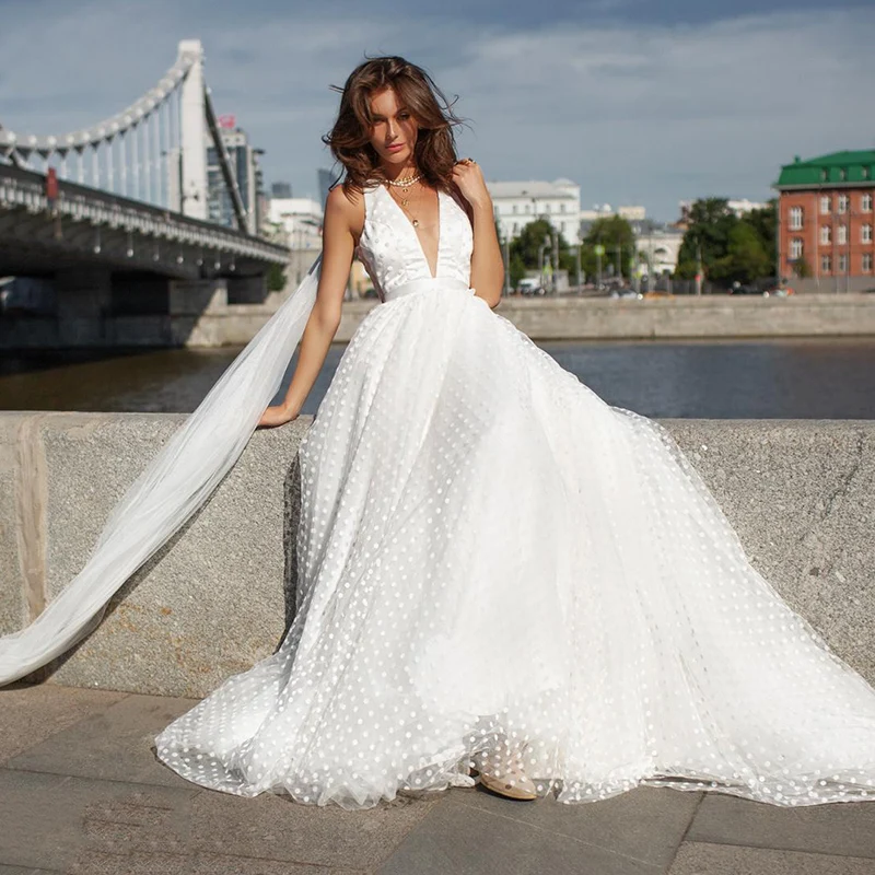 

Boho Wedding Dresses Sexy Backless V Neck Lace Appliques Dot Beach Bridal Gowns Backless Vintage Wedding Gown