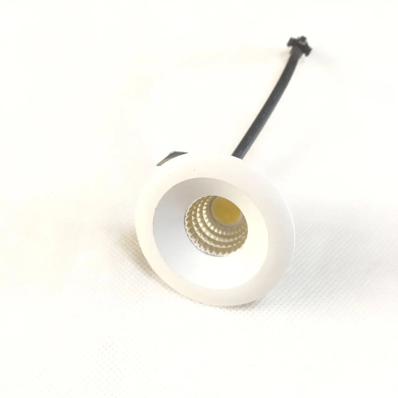 

Встраиваемый потолочный мини-светильник для шкафа, белый корпус, 4 шт./лот, 3 Вт, диаметр 48 мм, 230 В, без мерцания, точечные светильники для дома