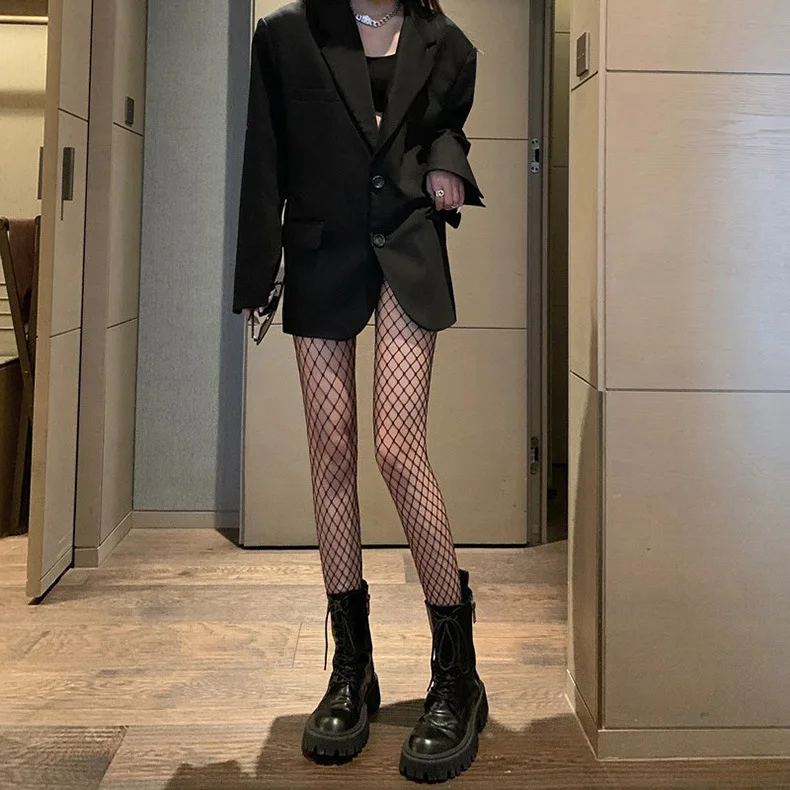 Тонкие крупные средние и маленькие чулки в сеточку с вырезом черные женские