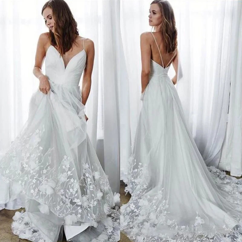 Свадебные платья трапециевидной формы на тонких бретельках с аппликацией