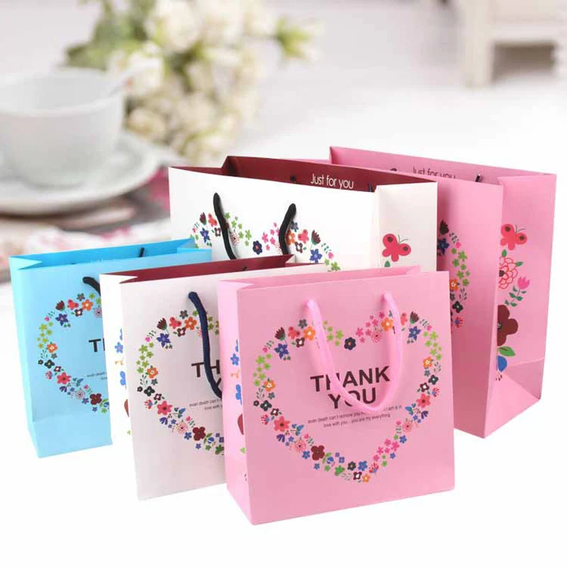 

Thank You Heart Flower Print Boutique Packaging Bags 3 Size Paper Shopping Bag with Handle Wedding Party Gift Bags