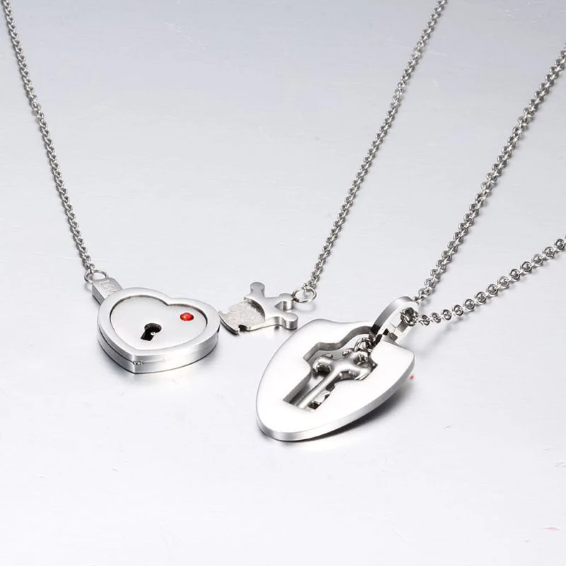 

2Pcs Valentine's Day Lovers Stainless Steel Lock Key Heart Puzzle Pendant Necklace Kit Love Matching Sets Jewelry Gift