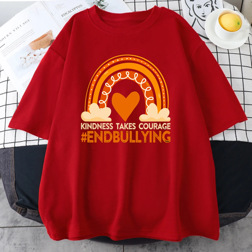 

Футболка женская оверсайз с принтом и круглым вырезом