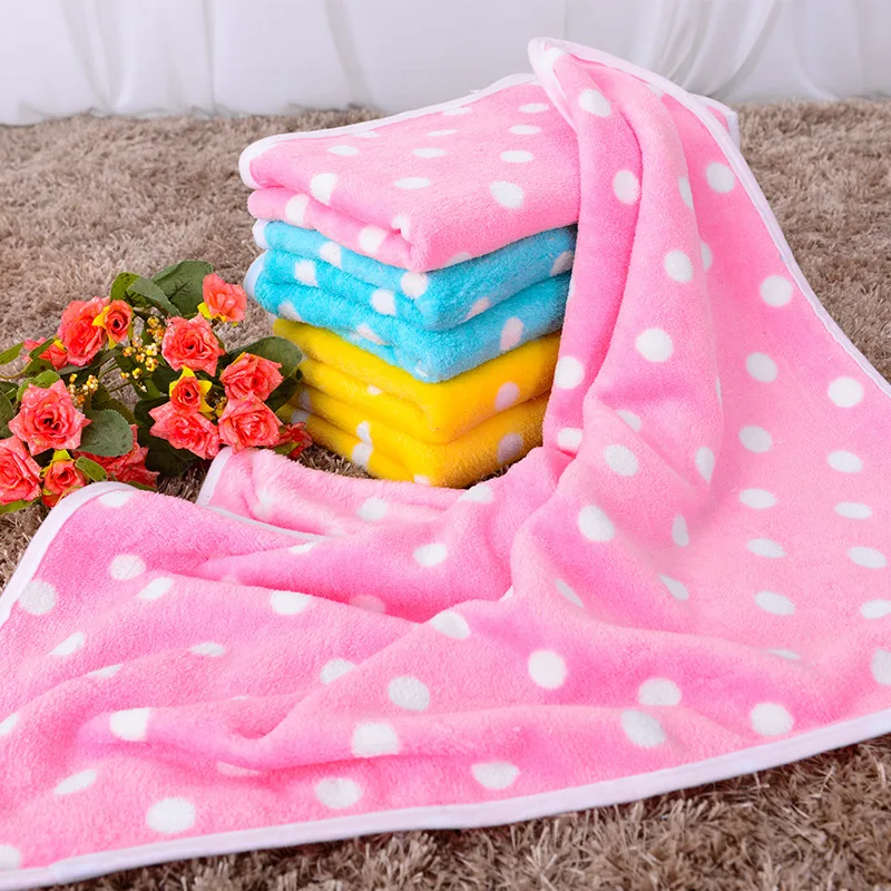 Разноцветные волнистые одеяла не могут позволить себе из кораллового флиса