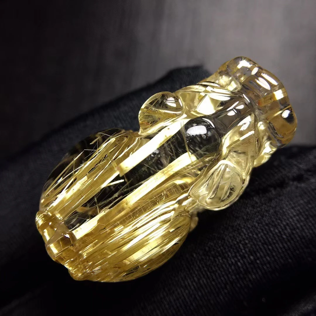 

Natural Gold Rutilated Quartz Pi Xiu Carved Pendant Gemstone Brazil 29.5*16.4*11.2mm Wealthy Women Men Jewelry 18K Gold AAAAAA