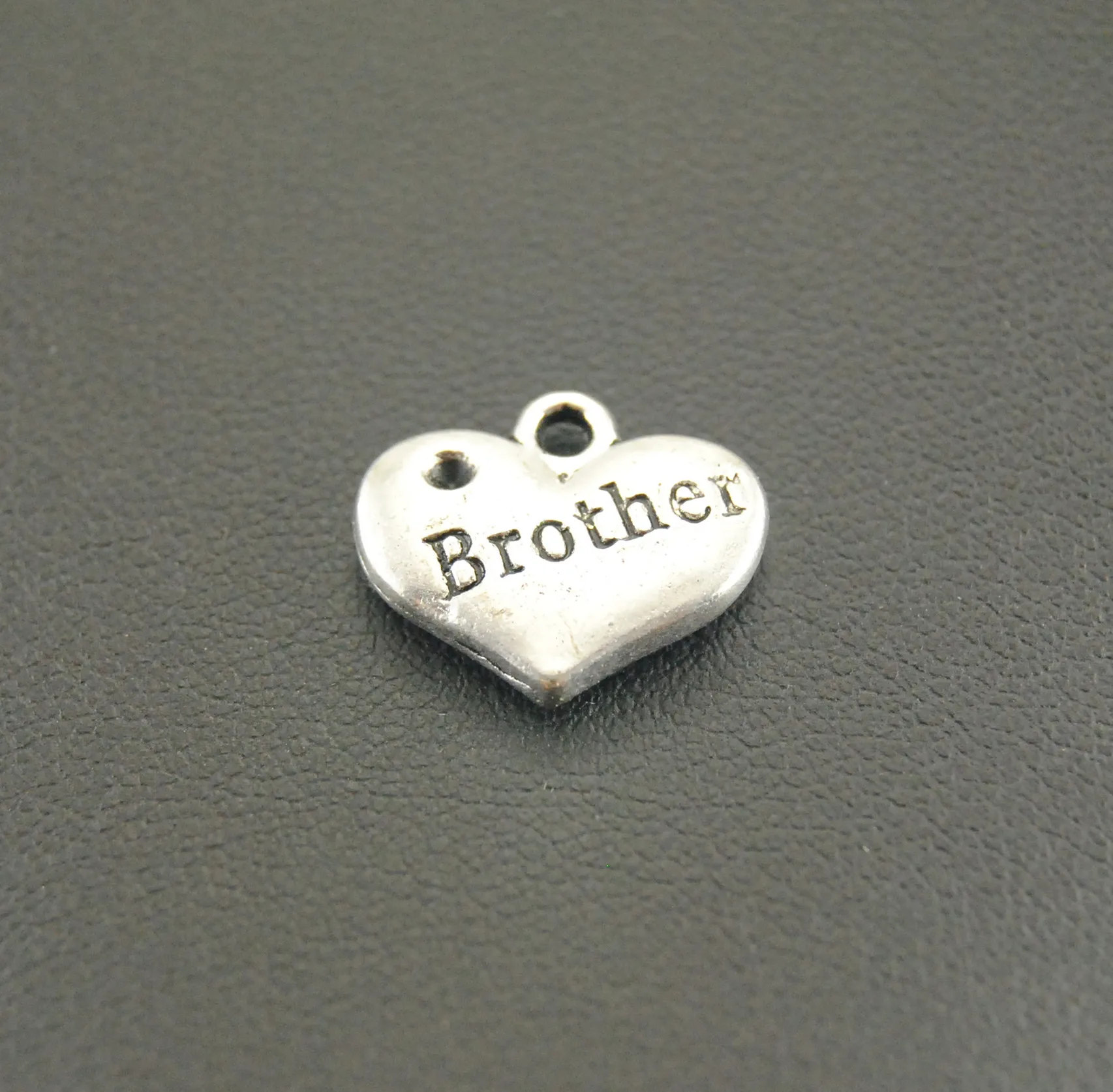 20 шт./лот сплав цинка серебряный цвет сердце черный брат подвески для семьи