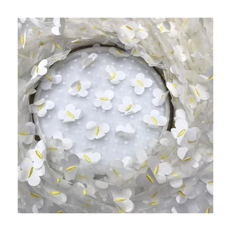 Многослойная фатиновая кружевная ткань с объемными бабочками Сказочная