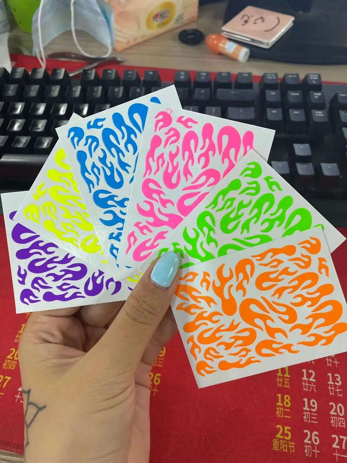 

Наклейки для ногтей красочные флуоресцентные наклейки 6 шт./компл. фольга обертывания ногтей бабочка самоклеящиеся наклейки для ногтей