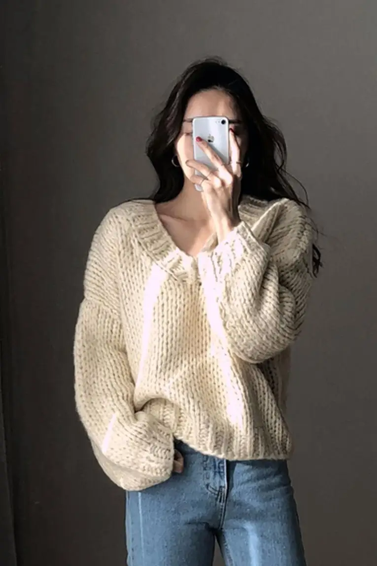 

2020 Early Autumn and Winter Women's Sweater New Korean Style of V-neck Long Sleeve Women Loose Outer Wear Tops