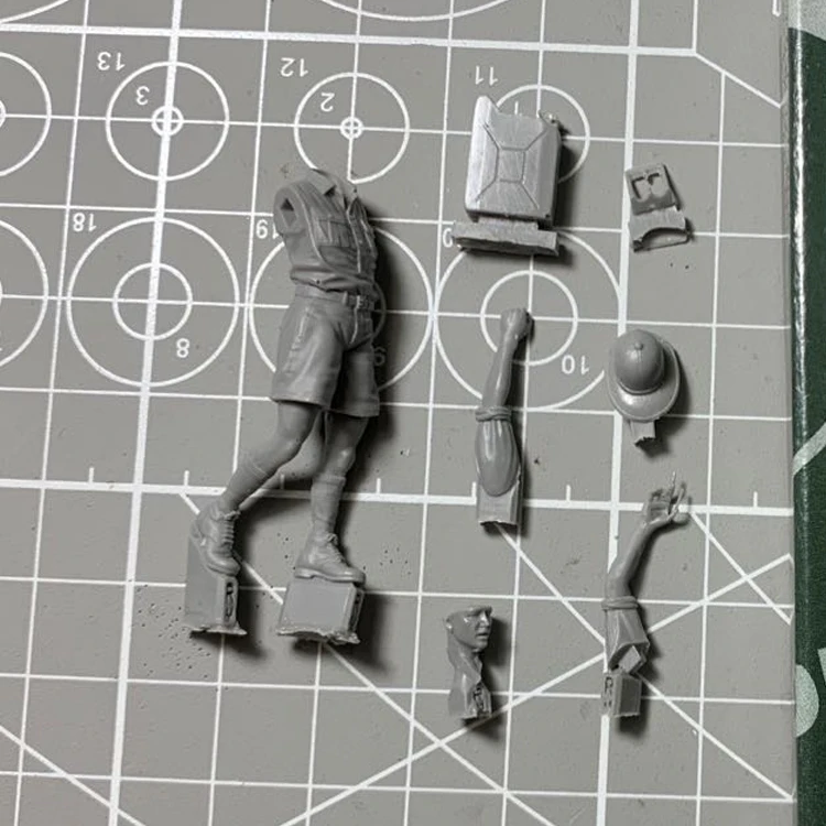 1/35 фигурка из смолы GK солдат итальянский с Джерри канистра военная тема Второй