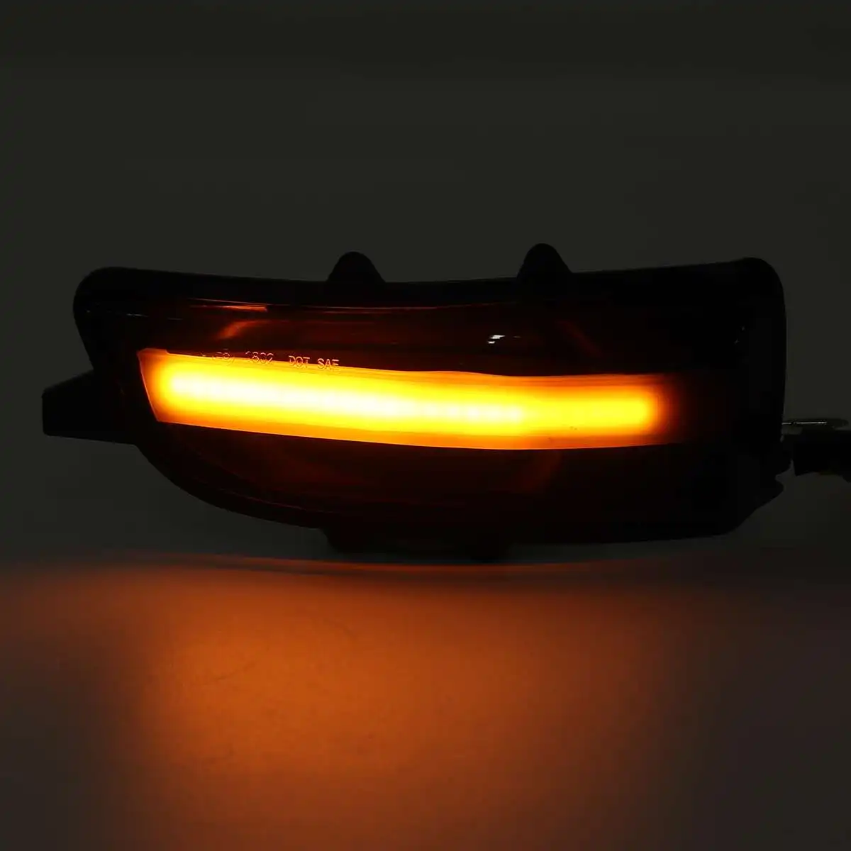 

LED Dynamic Rearview Side Wing Mirror Indicator Light For Volvo S40 S60 S80 C30 C70 V50 V70 2007-2012 Turn Signal Lights Lamp