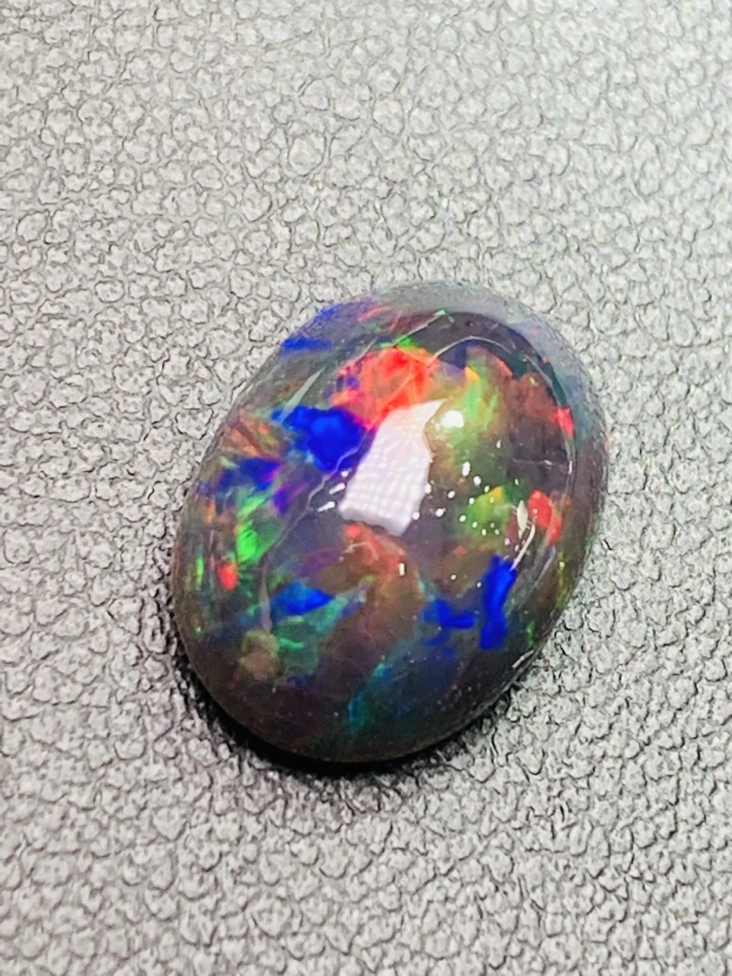 Pure natural opal 4 carats Can be inlaid with rings or pendants Colorful colors Round shape piedras preciosas joyeria jewelry