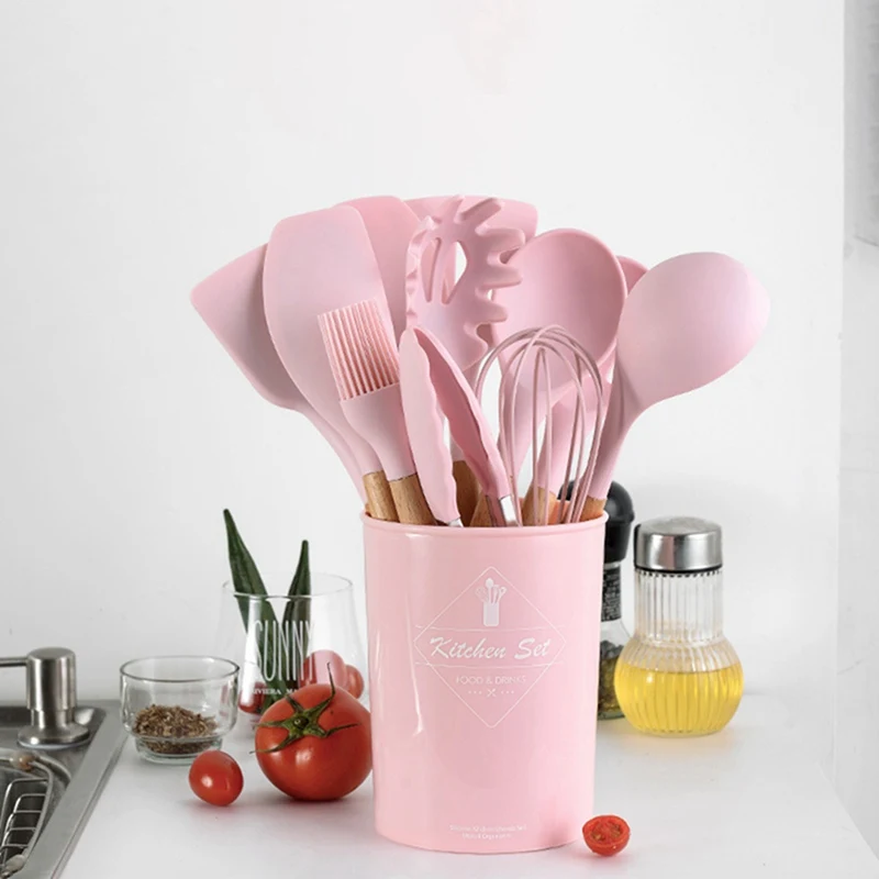 

Kitchen,Dining & Bar