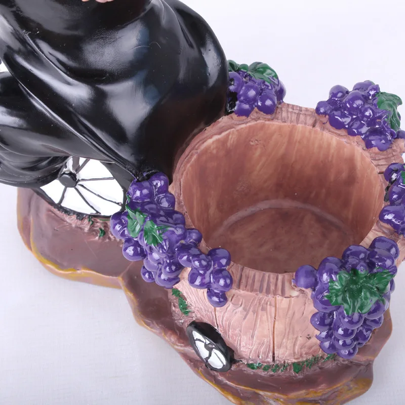 

[MGT] Resin Crafts European Red Chef Creative Wine Rack Wine Cabinet Decoration