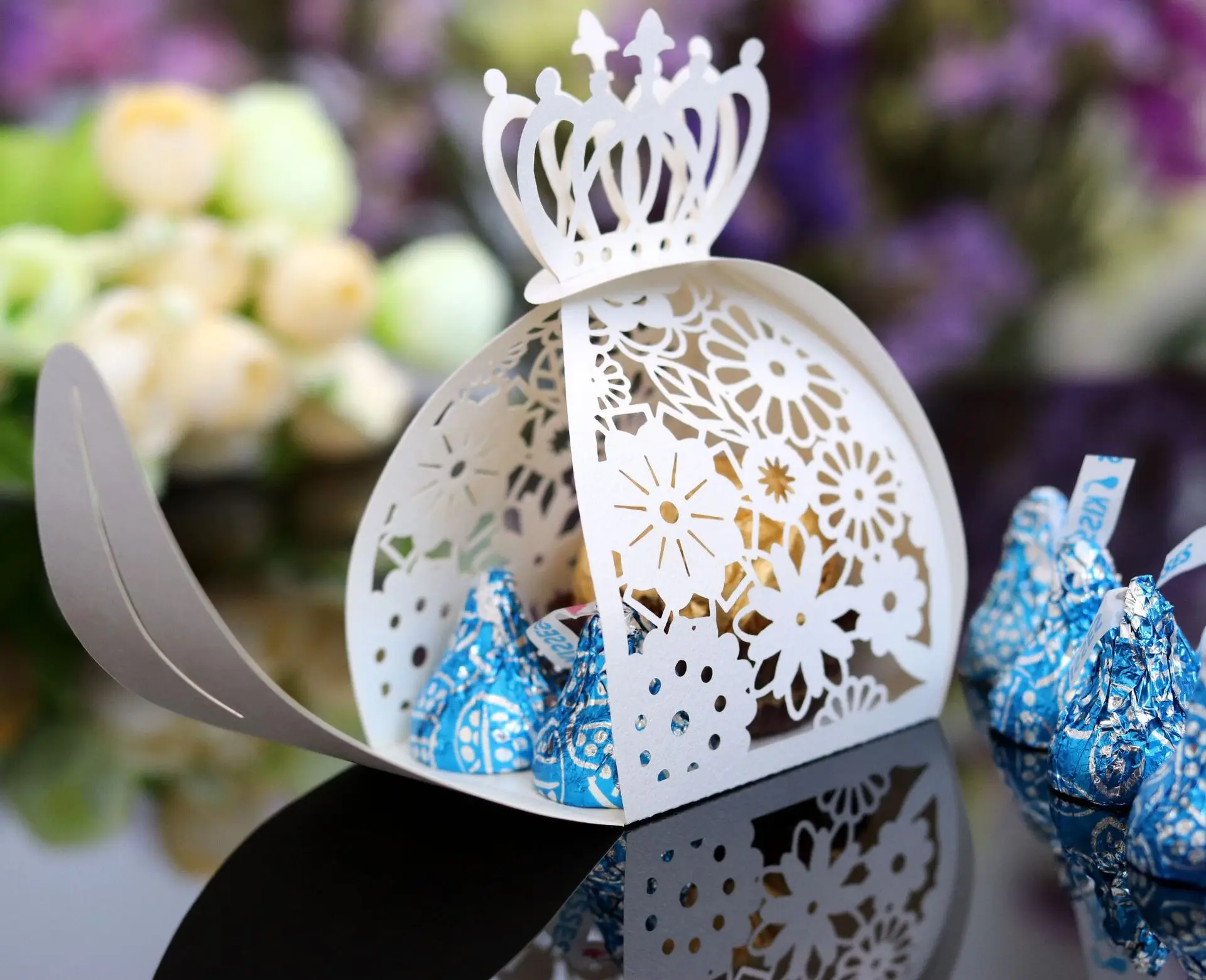 Полые розы цветы корона Свадебная коробка конфет бумага сладкие коробки