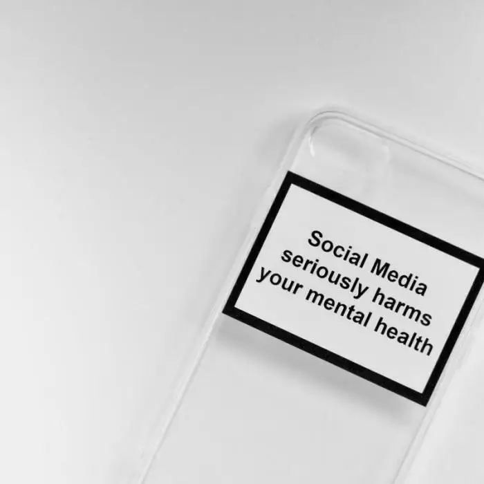 Мягкий прозрачный чехол для телефона в социальных сетях серьезно вредит вашему
