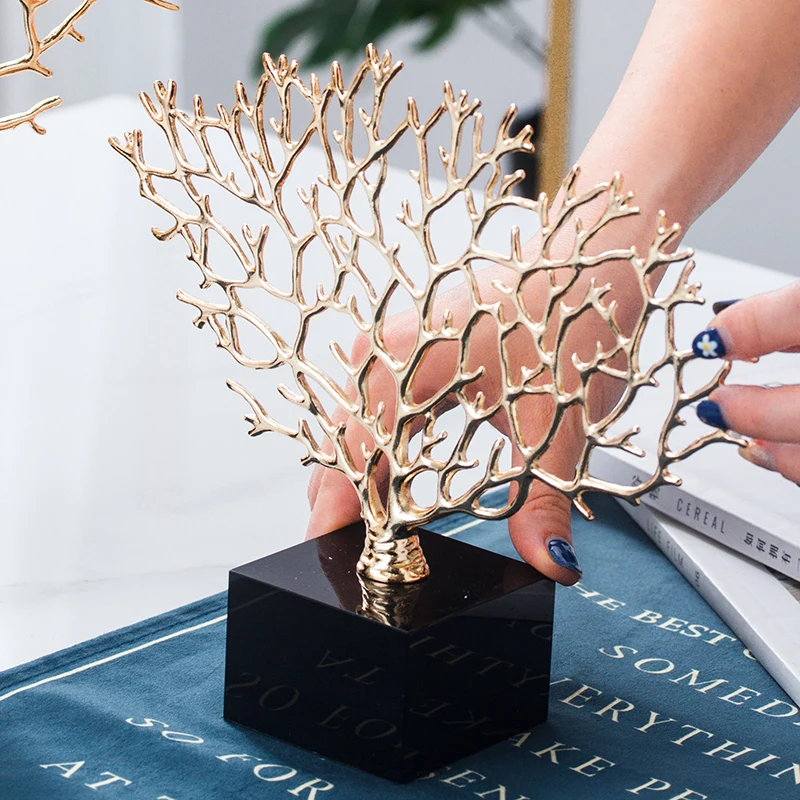 Современная креативная абстрактная золотая металлическая статуя одуванчика