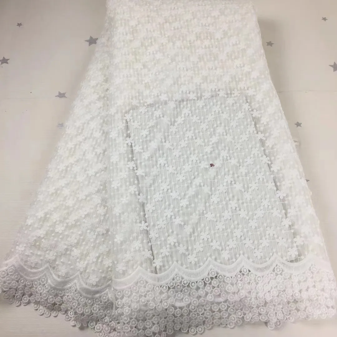 

Высококачественная нигерийская африканская кружевная ткань, перфорированная Водорастворимая нигерийская молочная шелковая вода может использоваться для вечеринки D4170