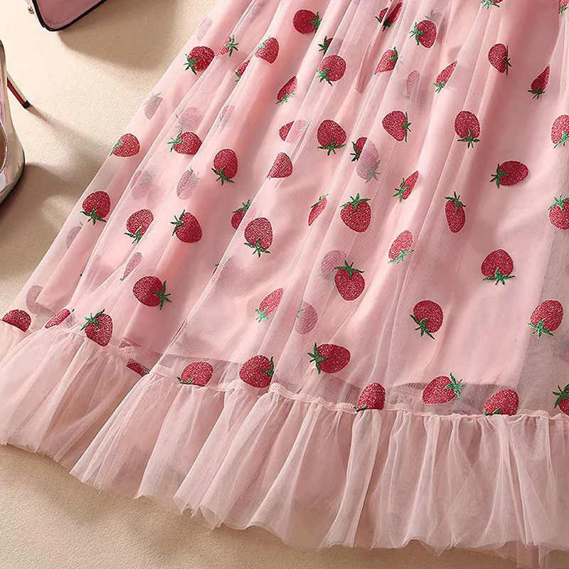 

MoaaYina Fashion Designer dress Summer Women's Dress V-neck Short sleeve Strawberry Mesh Dresses