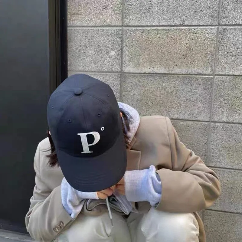 

INS P надпись простота кепка для женщин Весна и лето новая Универсальная солнцезащитная Кепка с лицом маленькая бейсболка для мужчин