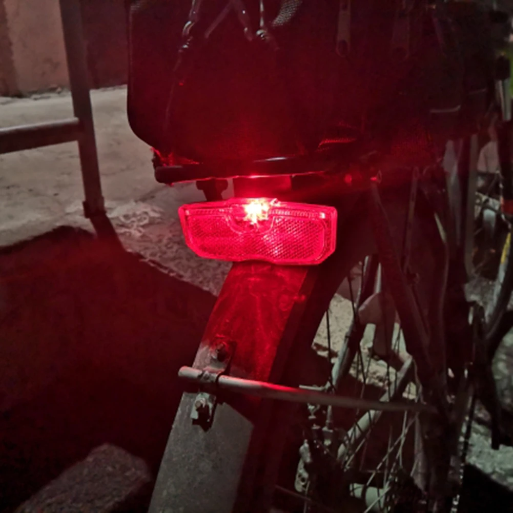 

Bicycle Luggage Carrier Rack Lamp MTB Rear Shelf Cycling Seatpost Tail Light Bicycle Rear Seat Reflective Taillight
