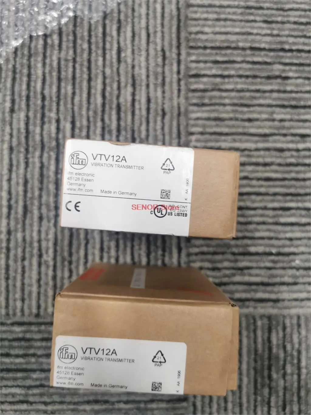 

[Original price] VTV12A VTV122 VTV121 vibration sensor original