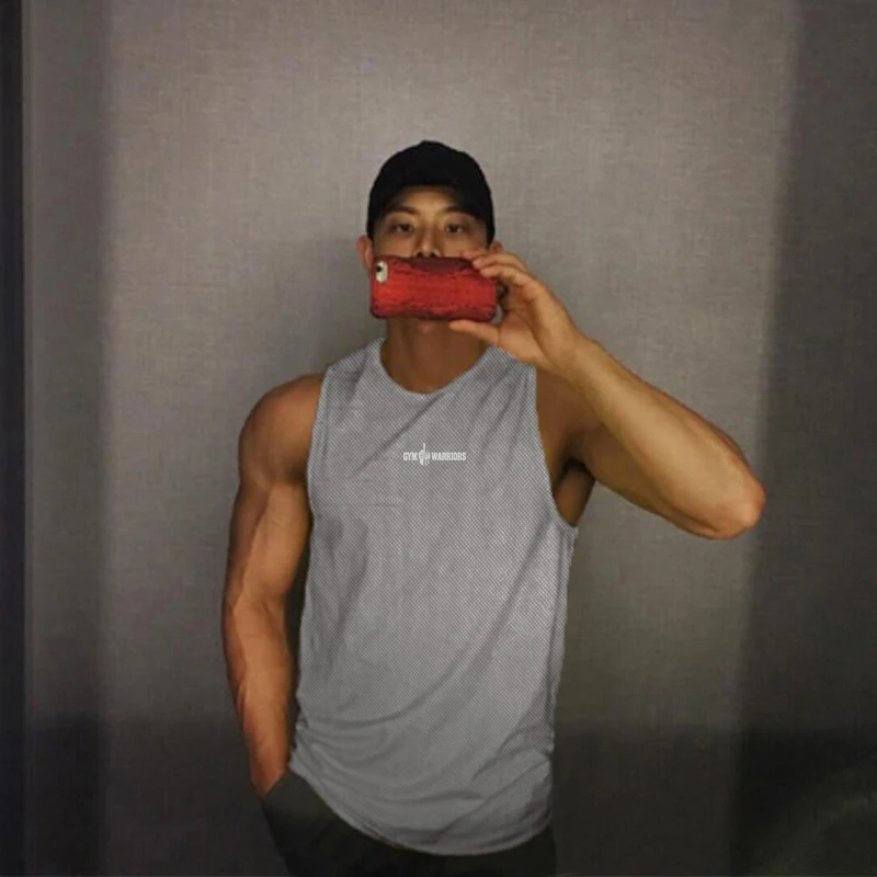 Майка мужская быстросохнущая для фитнеса и тренировок брендовая модная сетчатая