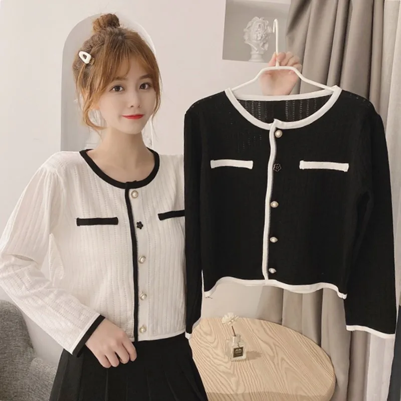 

Women's Fashion O-Neck Color Contrast Button Casual Knitted Long-Sleeved Cardigan