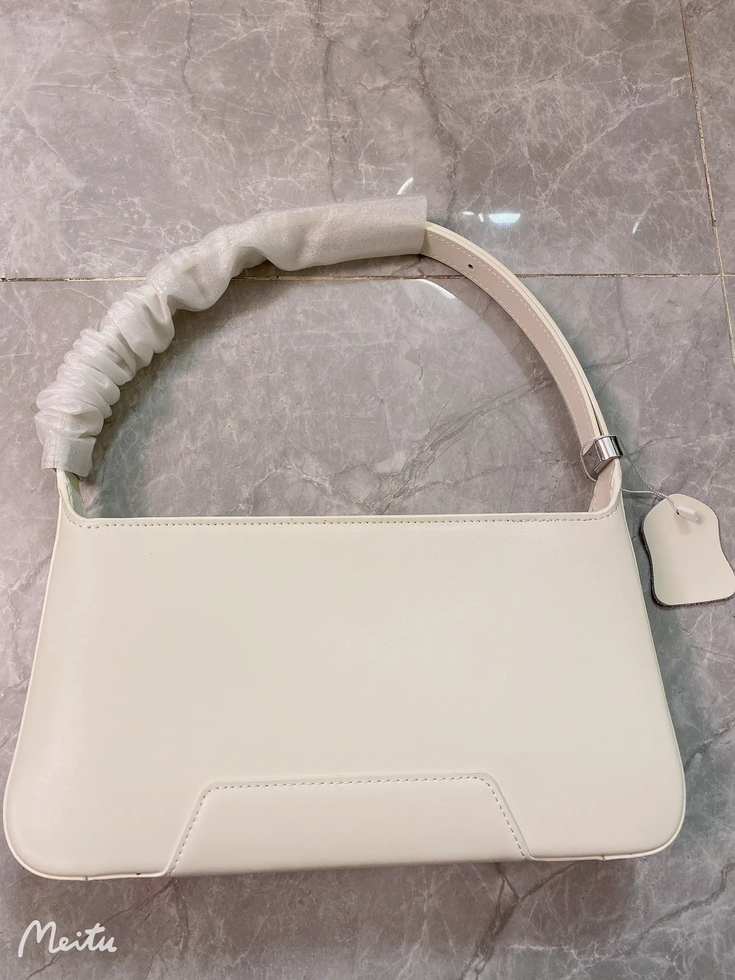 

Women's Axillary bag Luxury High Quality Handbag Female Designer Cowhide Fashion Tote Bag Simplicit Show Temperament Bag