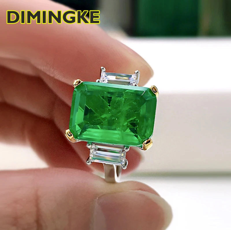 

Женское кольцо из серебра 100% пробы, с изумрудом