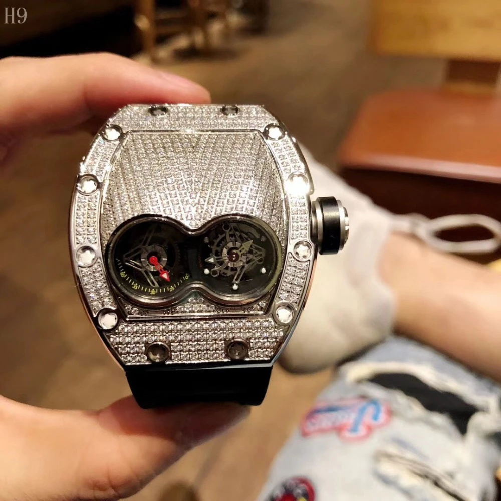 

Новые автоматические механические мужские часы Eyes, большие светящиеся резиновые часы Tourbillion, полностью алмазные яркие сапфировые кристалл...