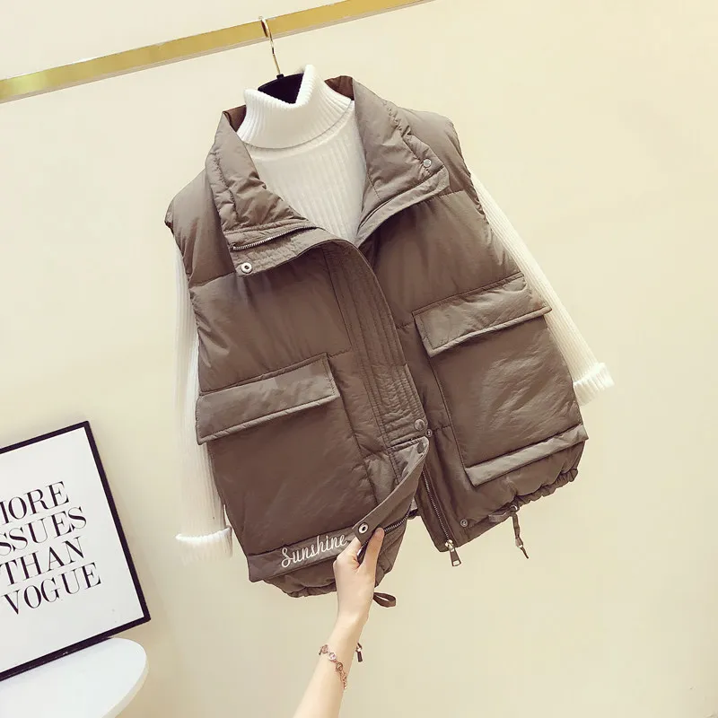 Женский короткий жилет с карманами теплый отложным воротником повседневная