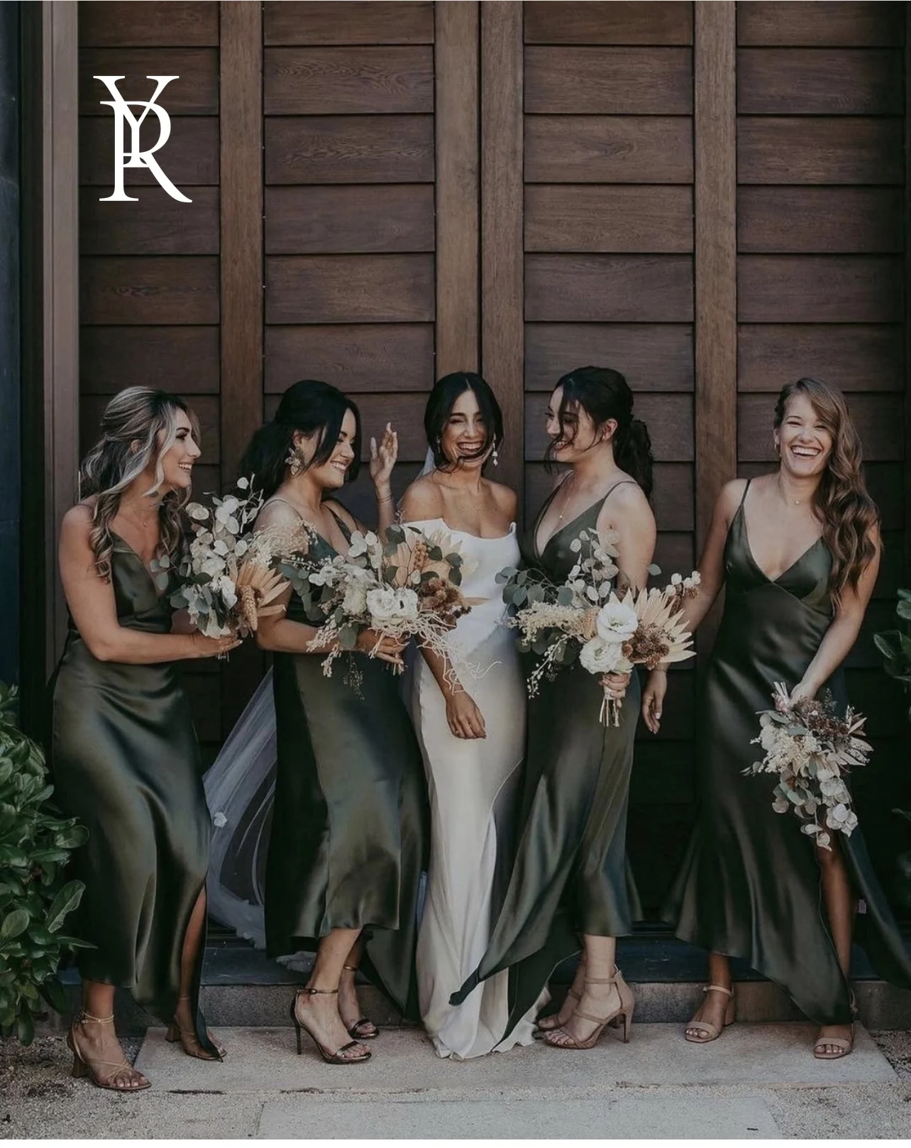 

YILIBERE Bridesmaid Dress Vintage V-Neck Sleeveless Tulle Bride Dress Pearl Elegant 3d Flowers Custom Made Floor Length