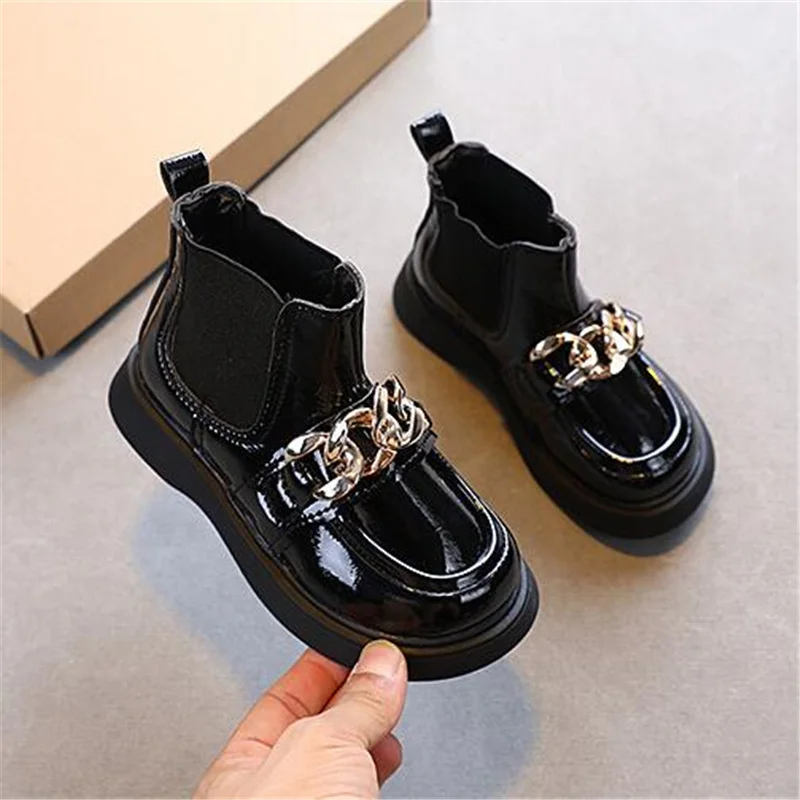

Girls Boots Kids Martin Shoes Leather Big Boy Bright Leather Fashion Boots Soft Soles Non-slip Metal chain princess Martin boots
