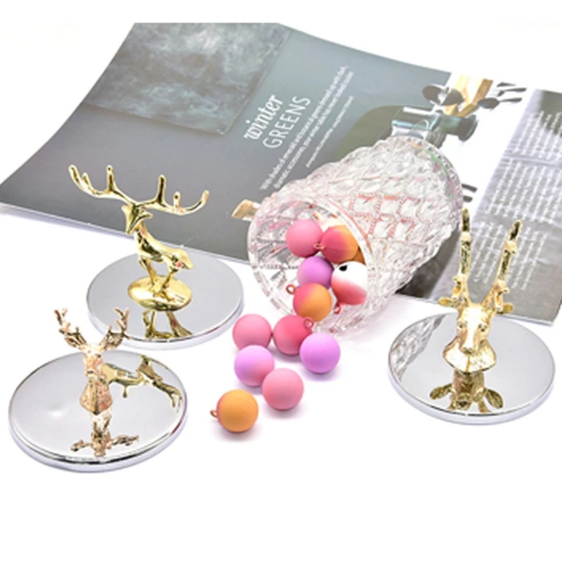 

Creative Metal Deer Figurines Nordic Modern Style Reindeer Statue Sculptures Home Office Bookself Decoration Ornament