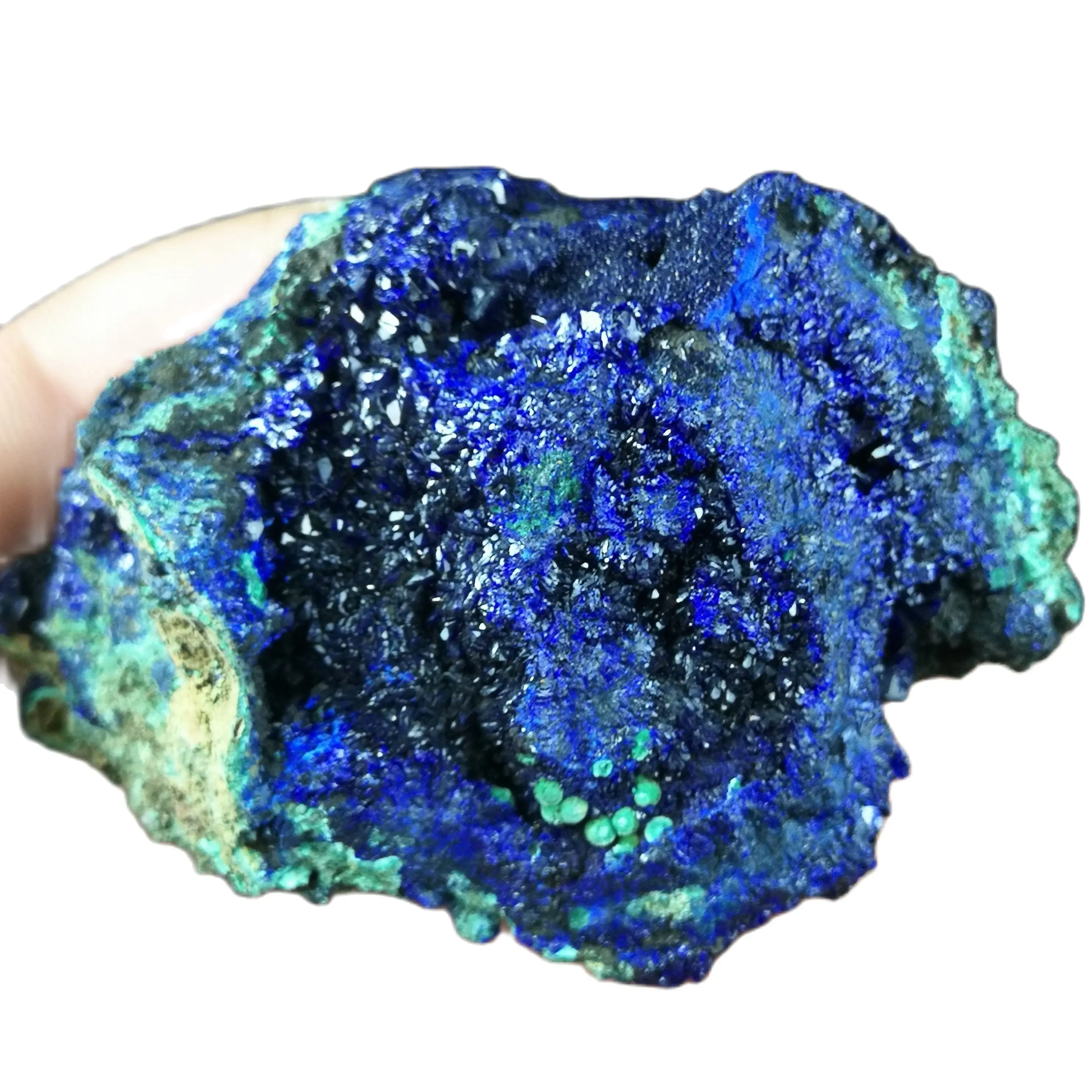 

141.5Natural blue copper malachite is closely associated with each other