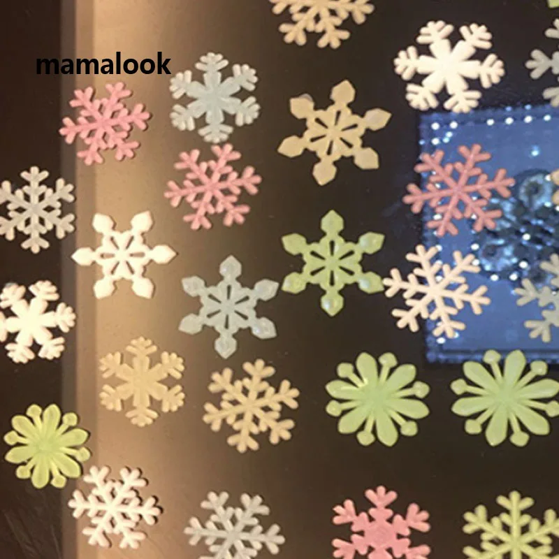 

50PCS/Set Colorful Luminous Home snowflake Wall Sticker Glow In The Dark Decal for Kids Baby Rooms Christmas Stickers home decor