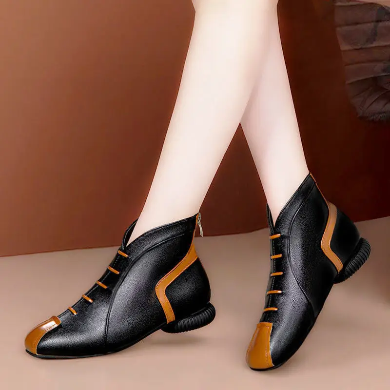 Ботильоны женские кожаные с квадратным носком декорированные туфли на плоской