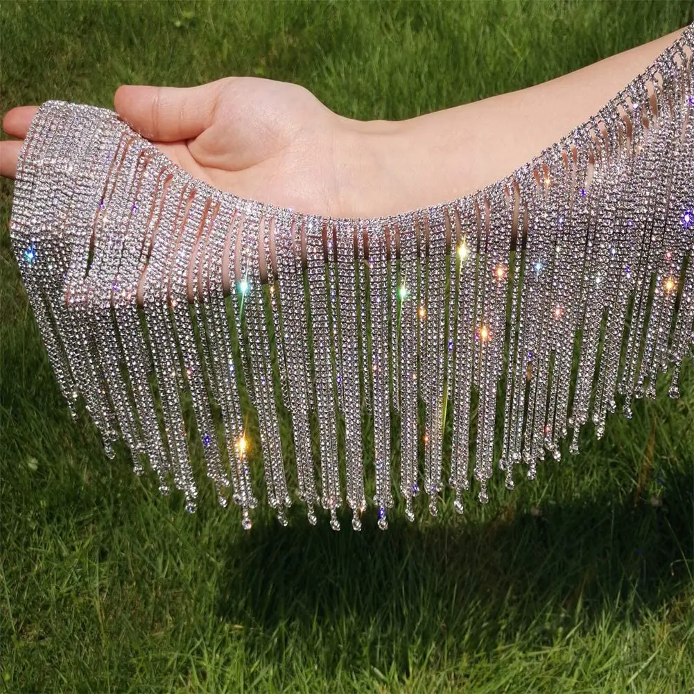 Цепочка Стразы 14 см красивая Длинная кисточка с серебряными кристаллами и