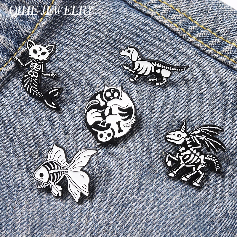 

Animal Enamel Pin Dog Fish Fox Brooch Punk Badge Cat Bones Gothic Children Friend Hat School Bag Badge Gift Wholesale
