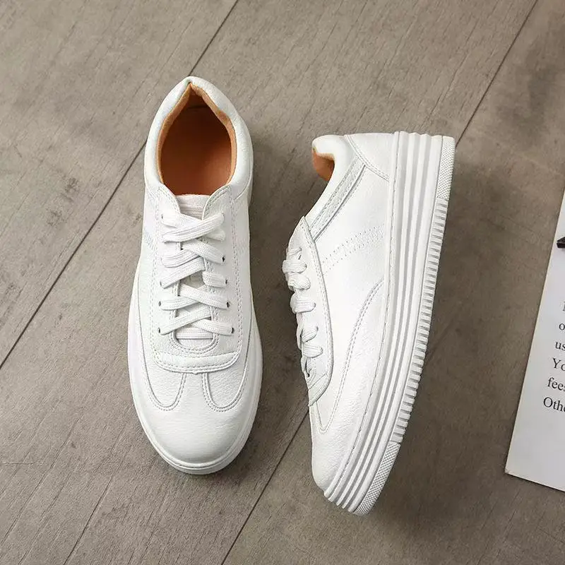 Модные белые кожаные женские кроссовки на платформе теннисные туфли шнуровке
