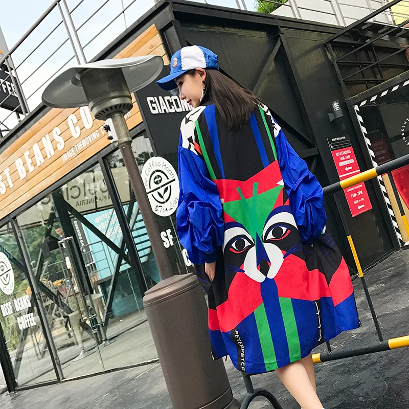 Осень 2021 женское длинное свободное тонкое пальто с мультяшным принтом лисы и