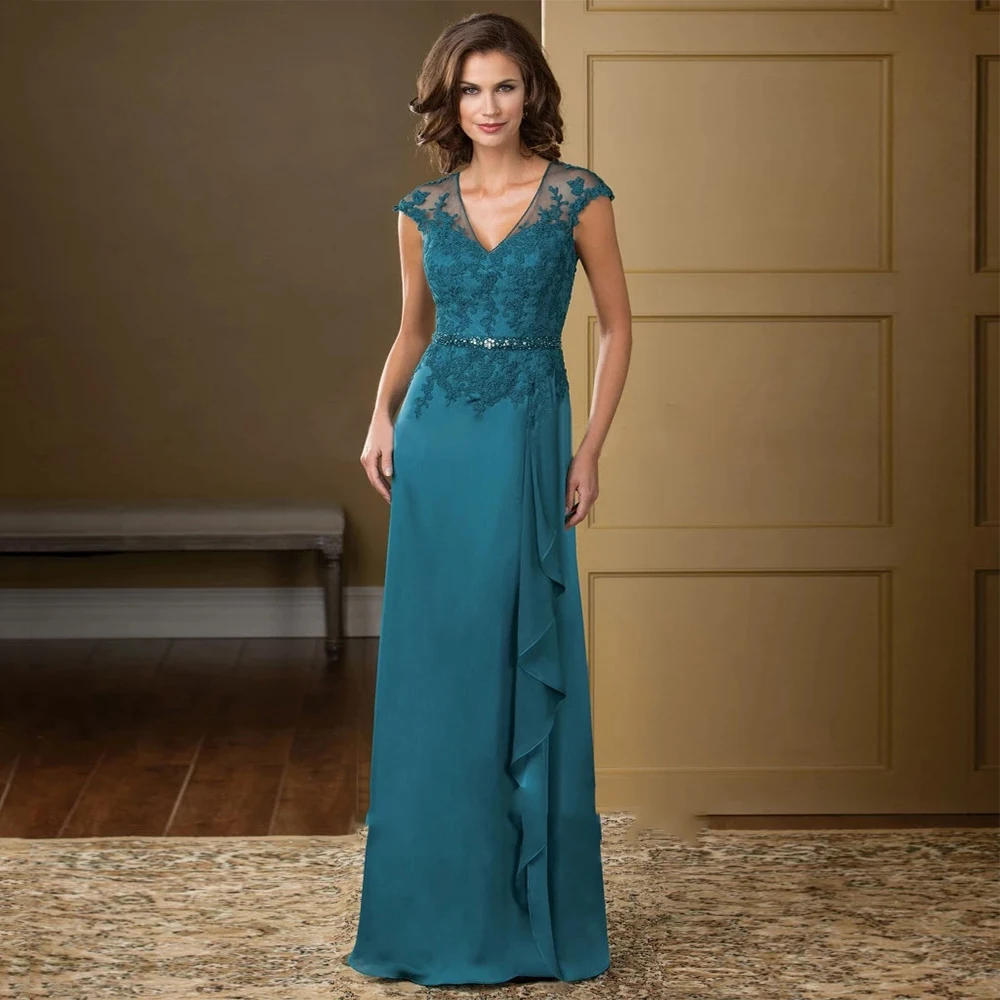 

Sheath Mother of the Bride Dresses 2021 Elegant Lace Cap Sleeve Wedding Floor Length Chiffon Plus Size Guest Gowns