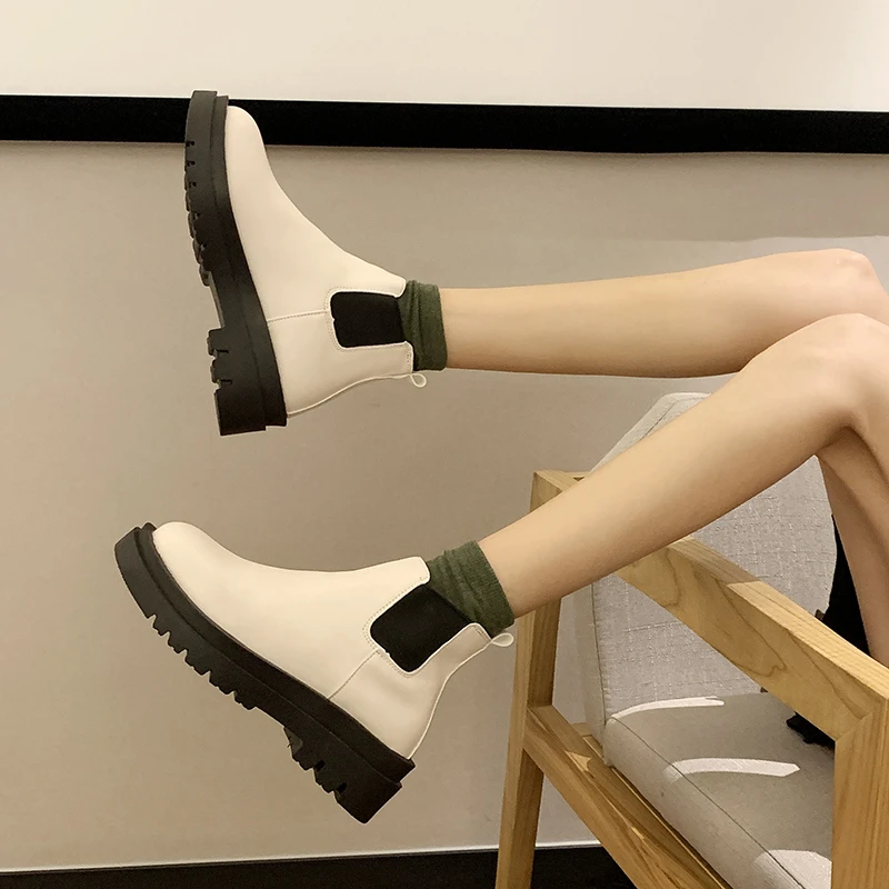 

2021 Woman Boots Thick Bottom Leather Non-Slip Chelsea Ankle Boots Casual Women's Flats Fashion Ladies Shoes Comfortable