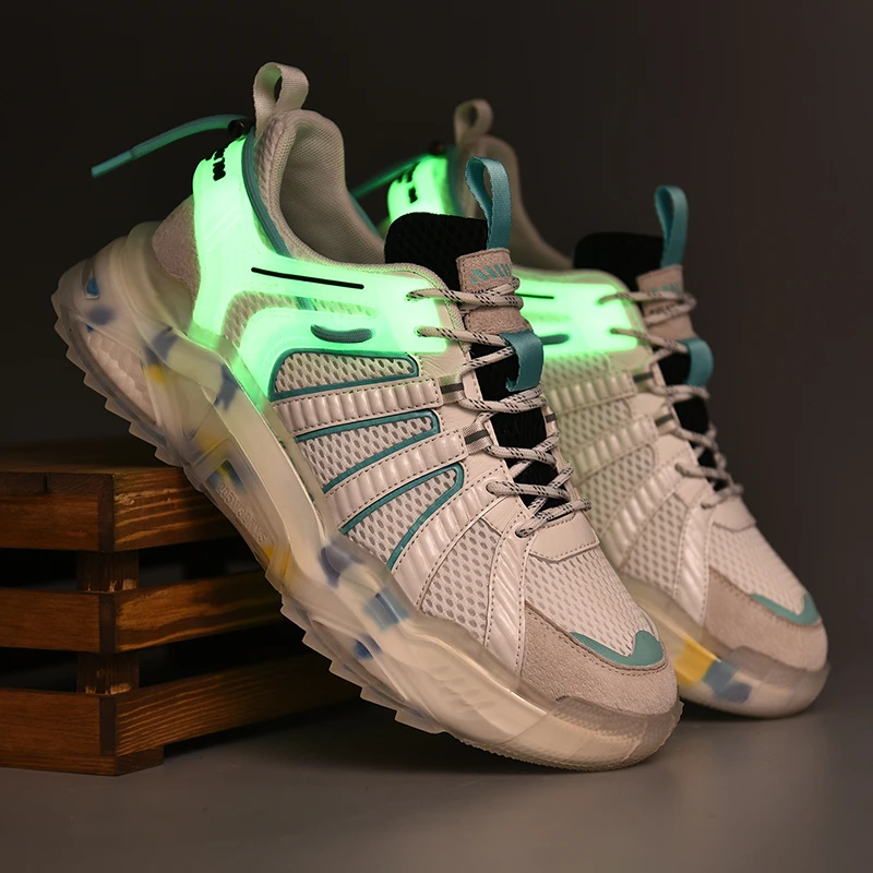 

Classic Men Sneakers Breathable Running Shoes Fashion Antiskid Damping Sports Shoes Outdoor Reflective All-match Jogging Shoes