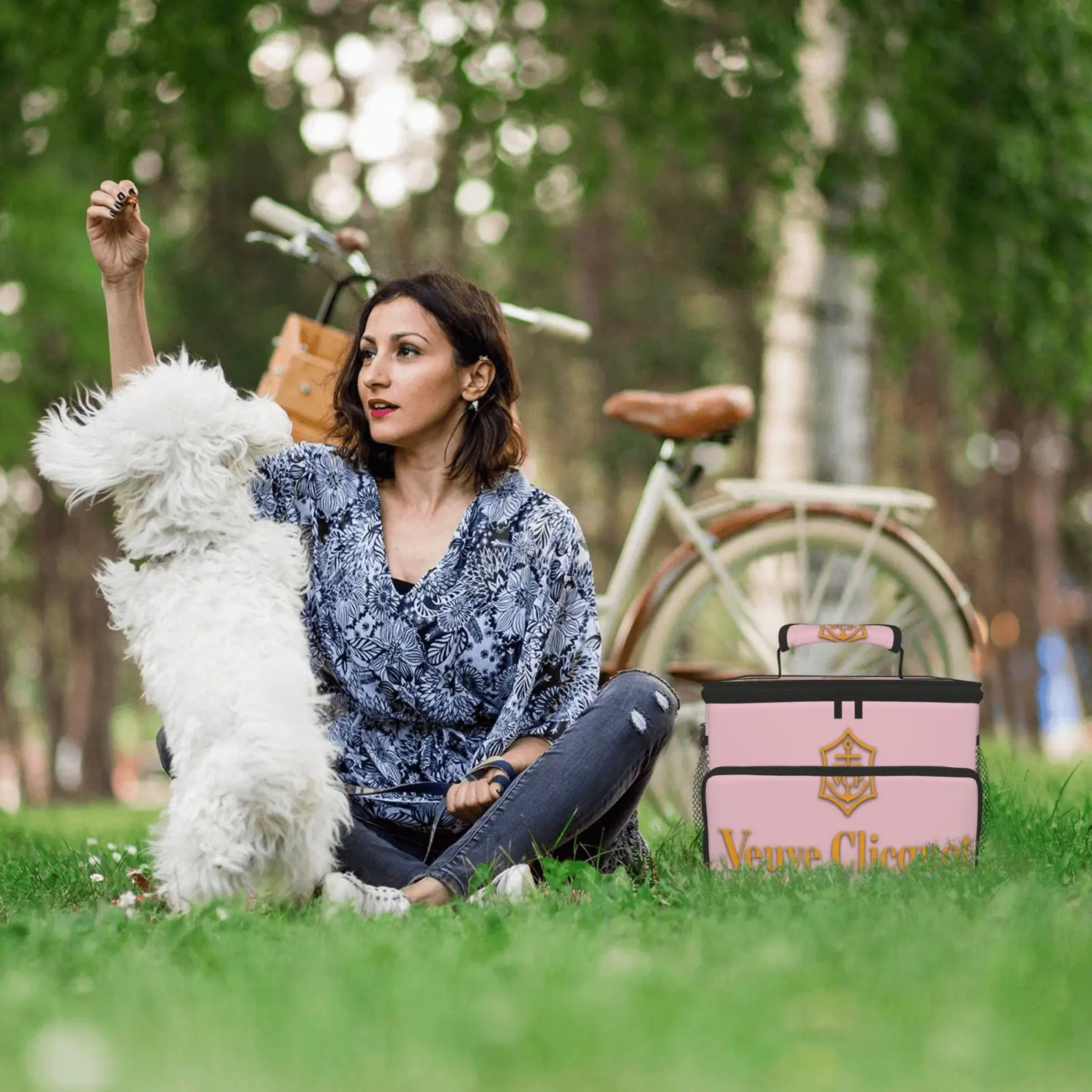 

Veuve Clicquot Moet & Chandon Champagne Picnic Bag Large Capacity Luxury Lunch Bag Family Pack Refrigerated Shopping Bag_vcwcb16