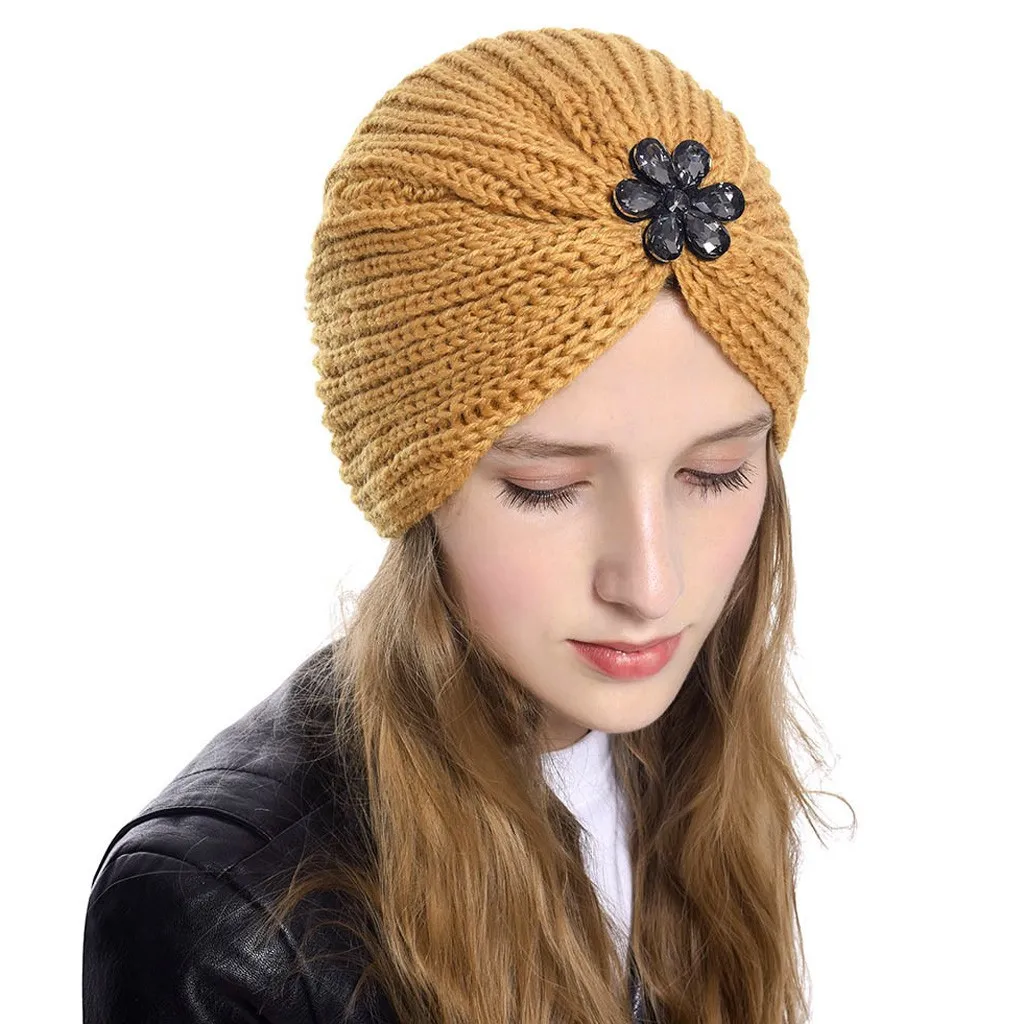 Женская теплая зимняя вязаная шерстяная шапочка с цветком из кристаллов для